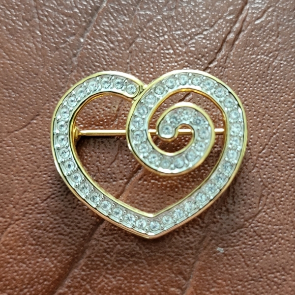 Vintage Signed Swarovski Swirly Heart Brooch! - Picture 8 of 8